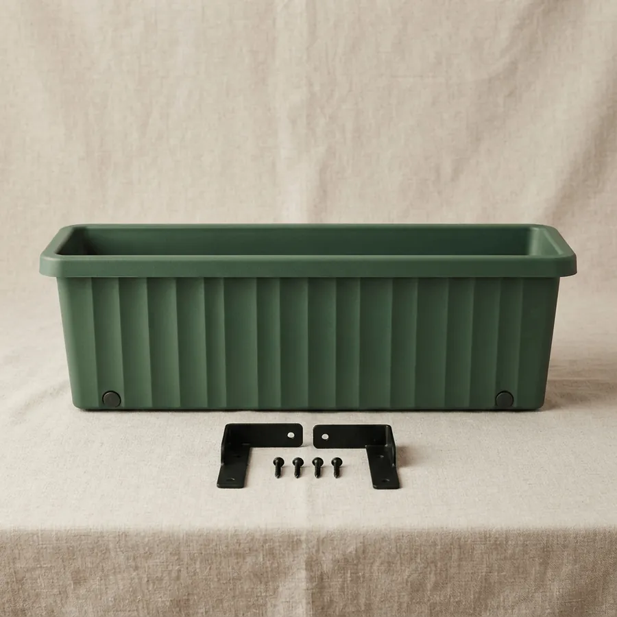Window Box with Brackets, 24 Inches